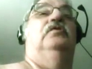 grandpa show his body on cam